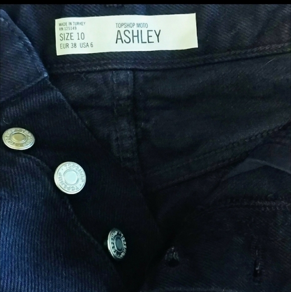 TopShop Moto Ashley High Rise Vintage Distressed Fray Hem Black Denim Shorts 6 - Picture 3 of 10